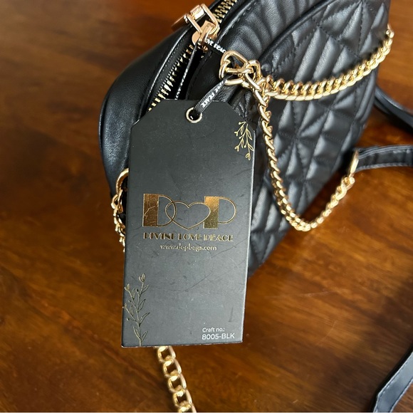 NEW Black Quilted faux leather crossbody / purse / handbag with gold hardware - Picture 7 of 9